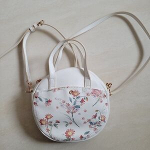 LC Lauren Conrad White Floral Crossbody Bag